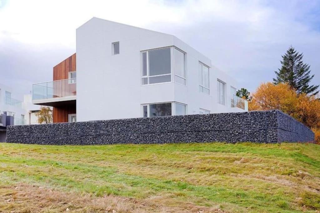 Modern Luxury Apartment - Ocean & Mountain Views Reykjavik Exterior photo